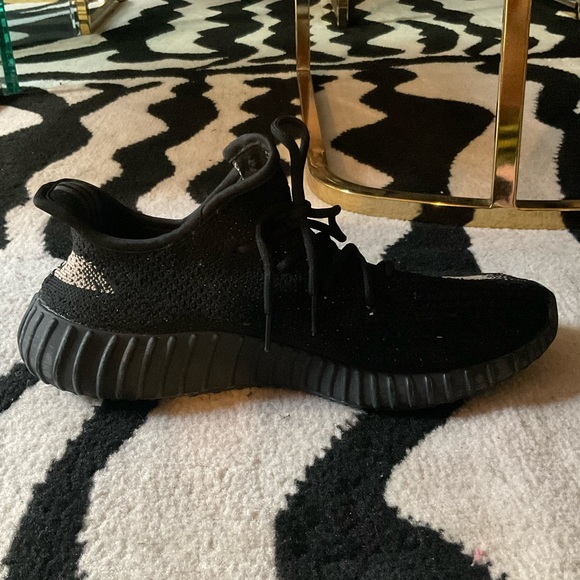 Adidas Yeezy Boost 350 V2 Core Black White Oreo ( No Box ) - Picture 3 of 4